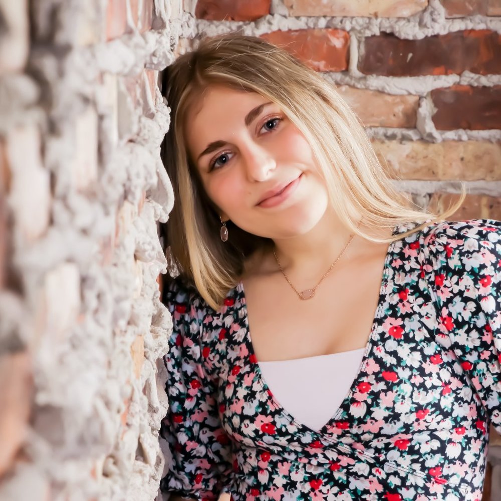 Meet your Posher, Olivia